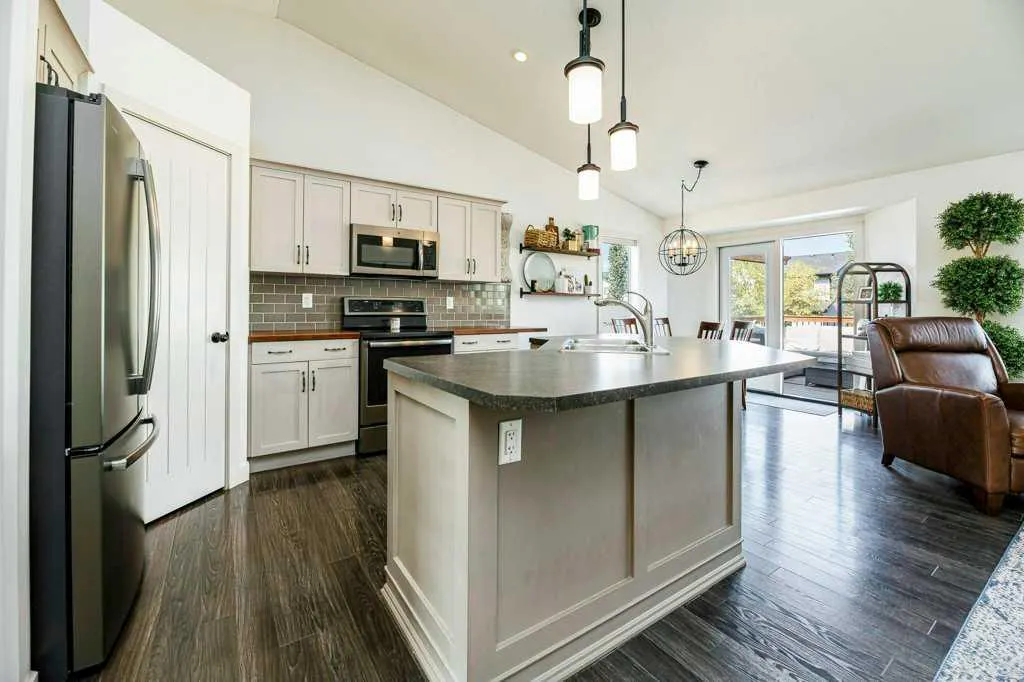 38 Eastpointe Drive