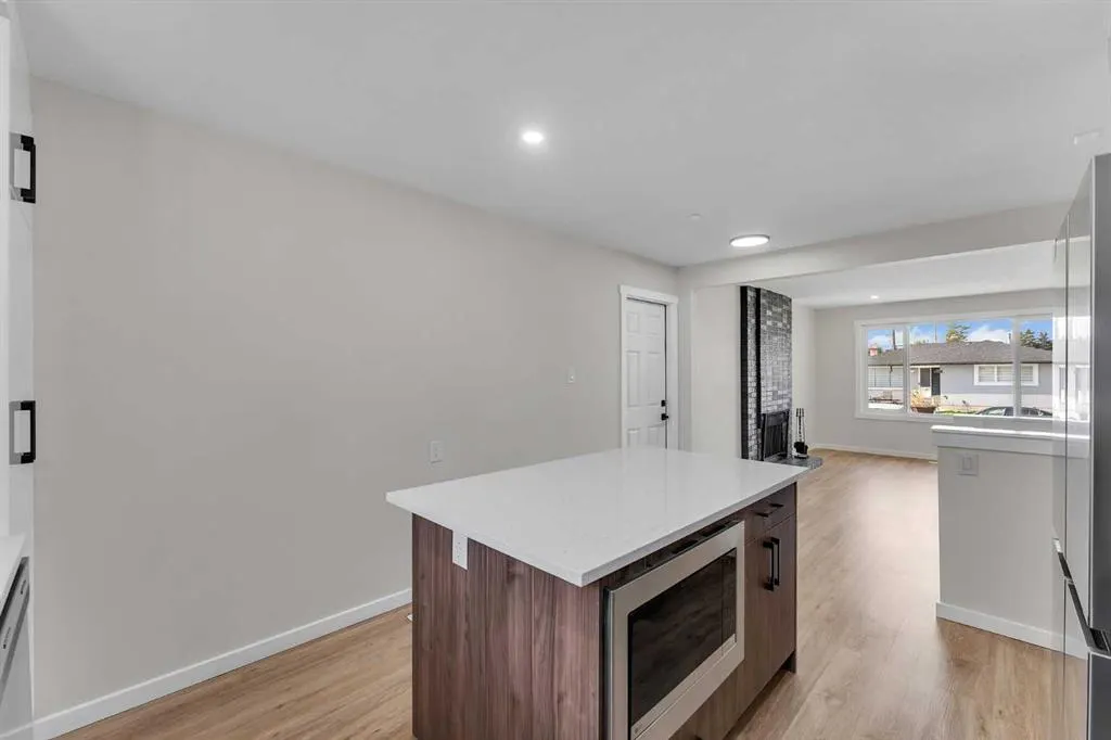 1271 Penedo Crescent SE