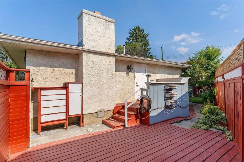 1271 Penedo Crescent SE