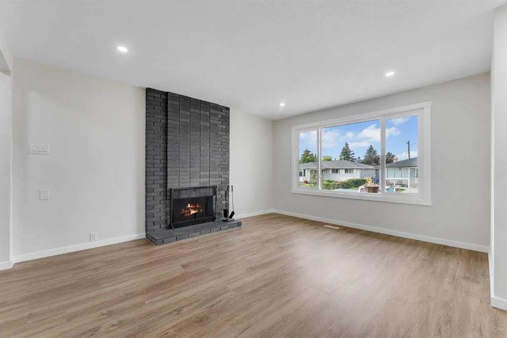 1271 Penedo Crescent SE