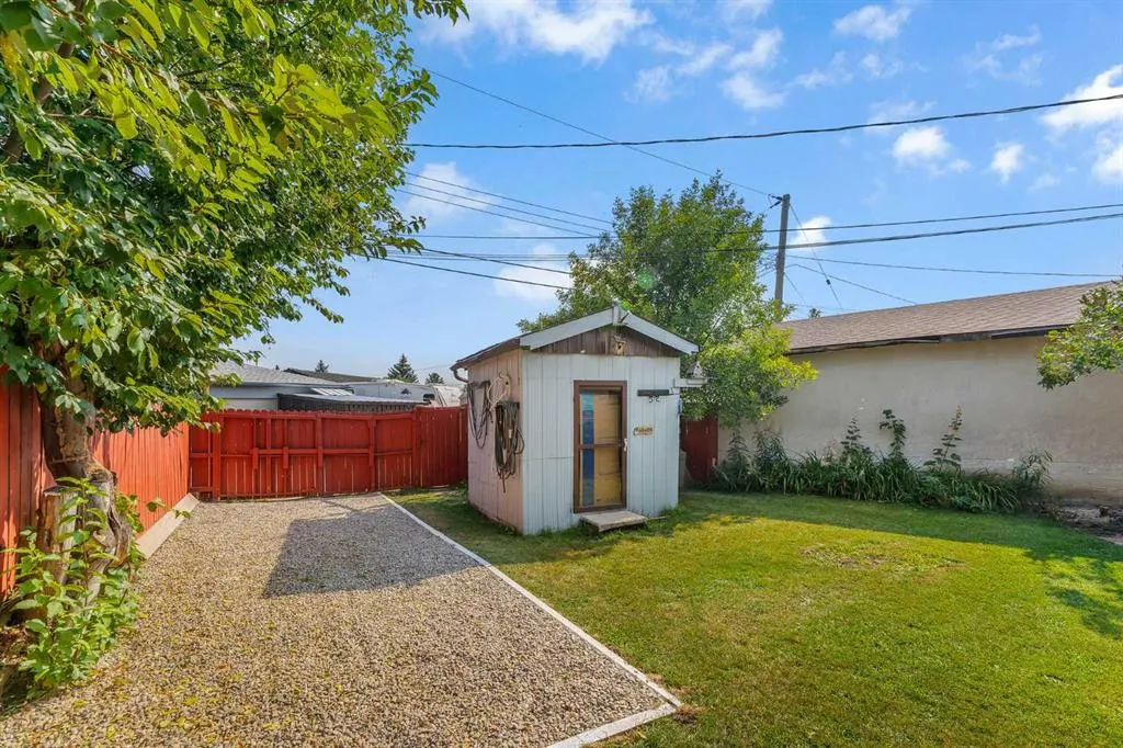 1271 Penedo Crescent SE