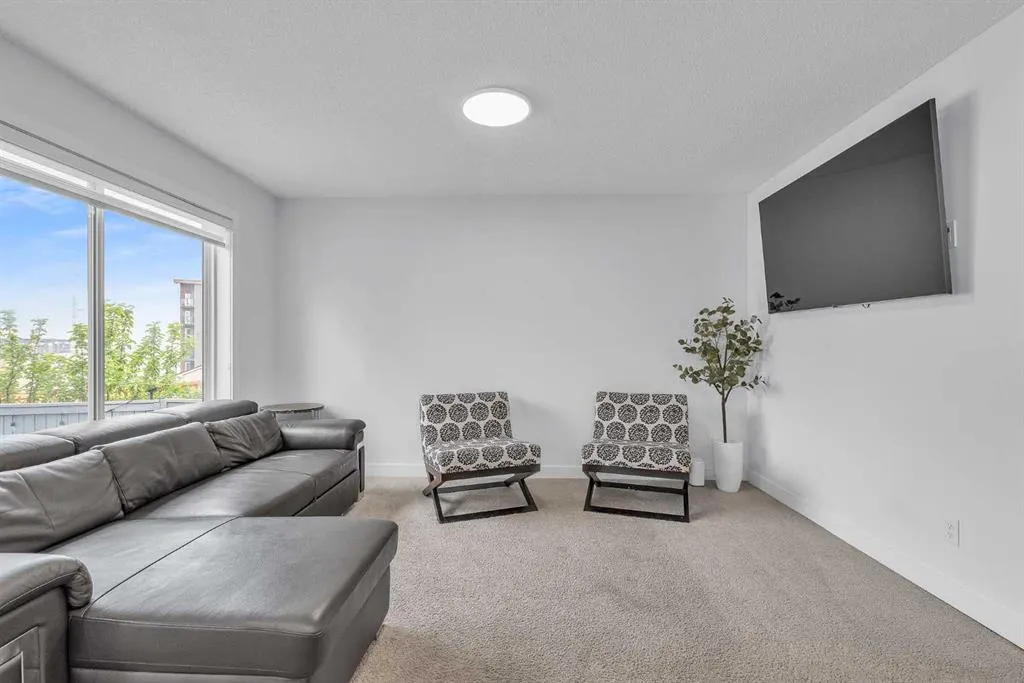 15 Kincora Crescent NW