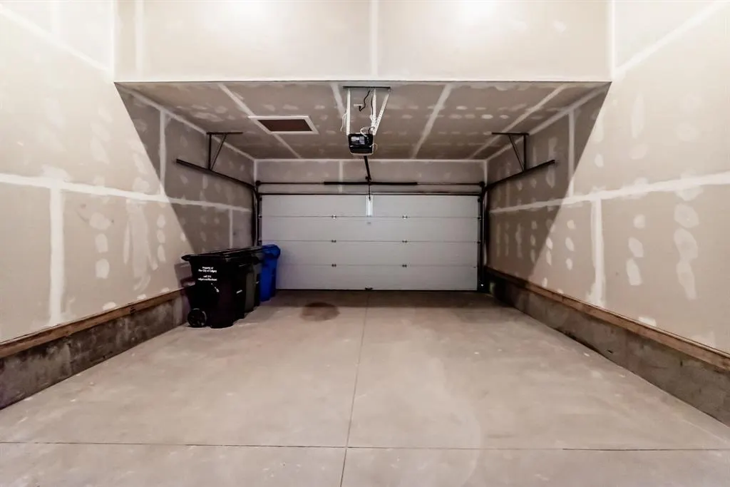 20 Lewiston View NE