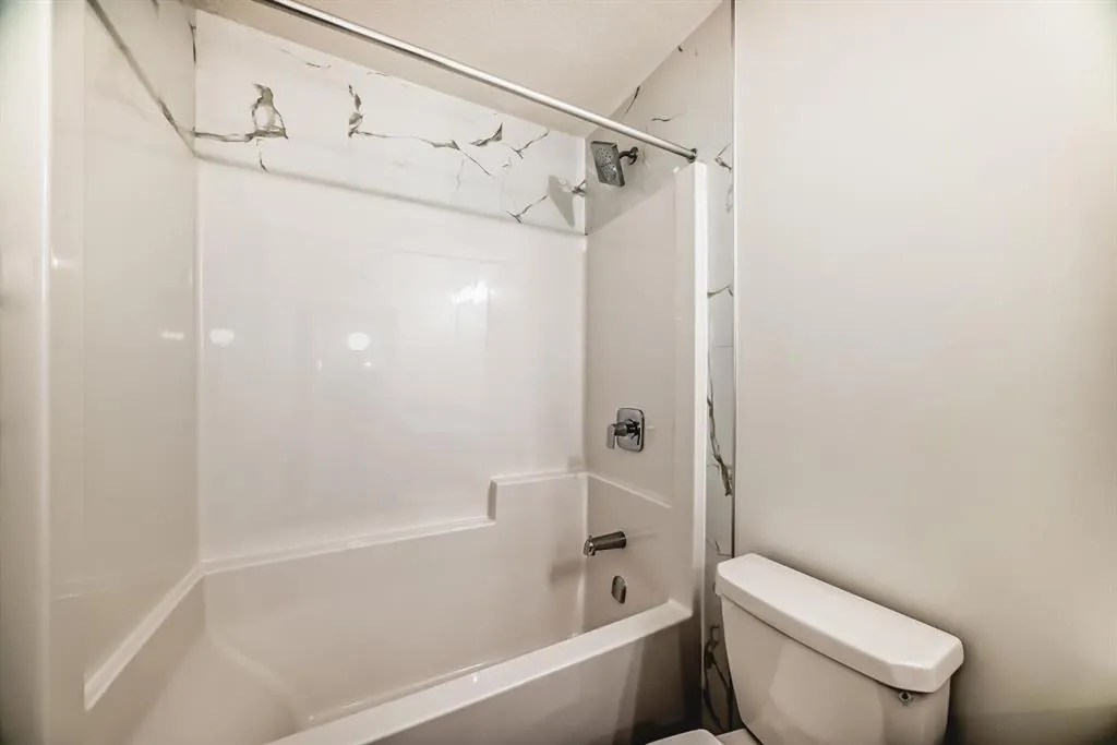 20 Lewiston View NE