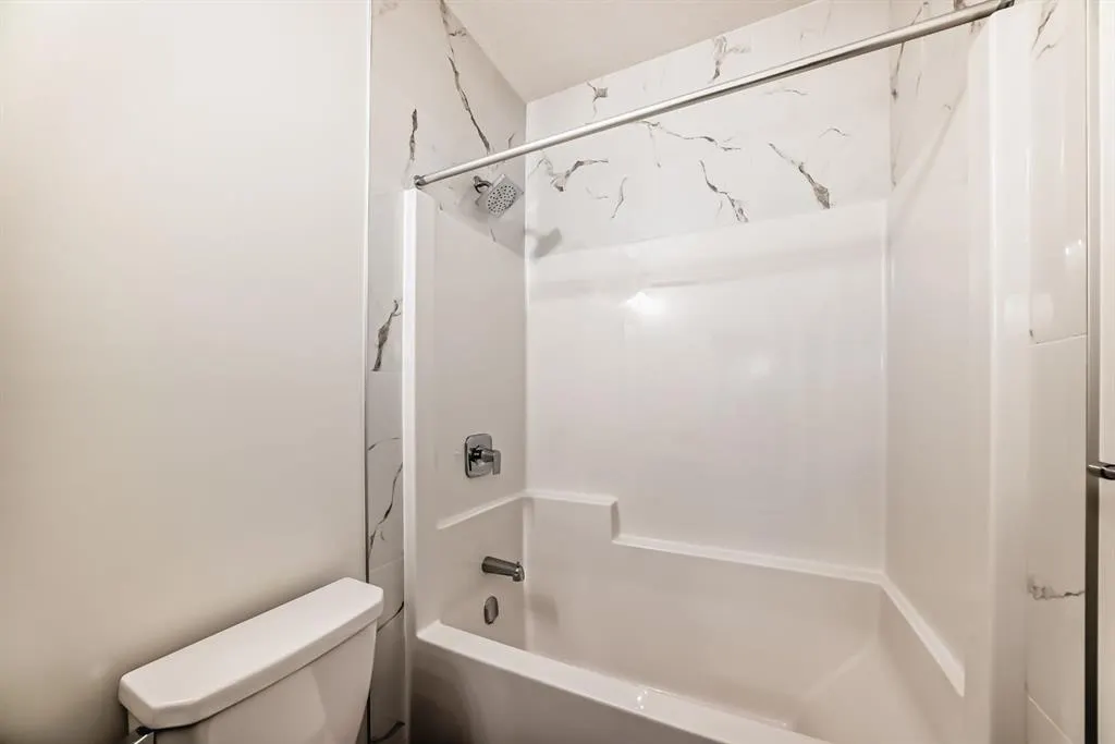 20 Lewiston View NE