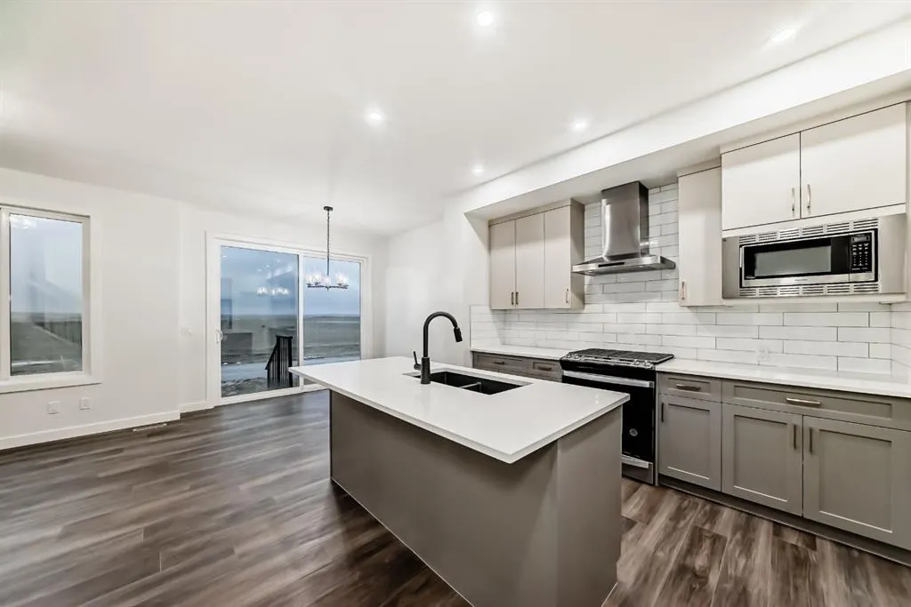 20 Lewiston View NE
