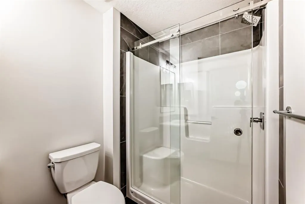 20 Lewiston View NE