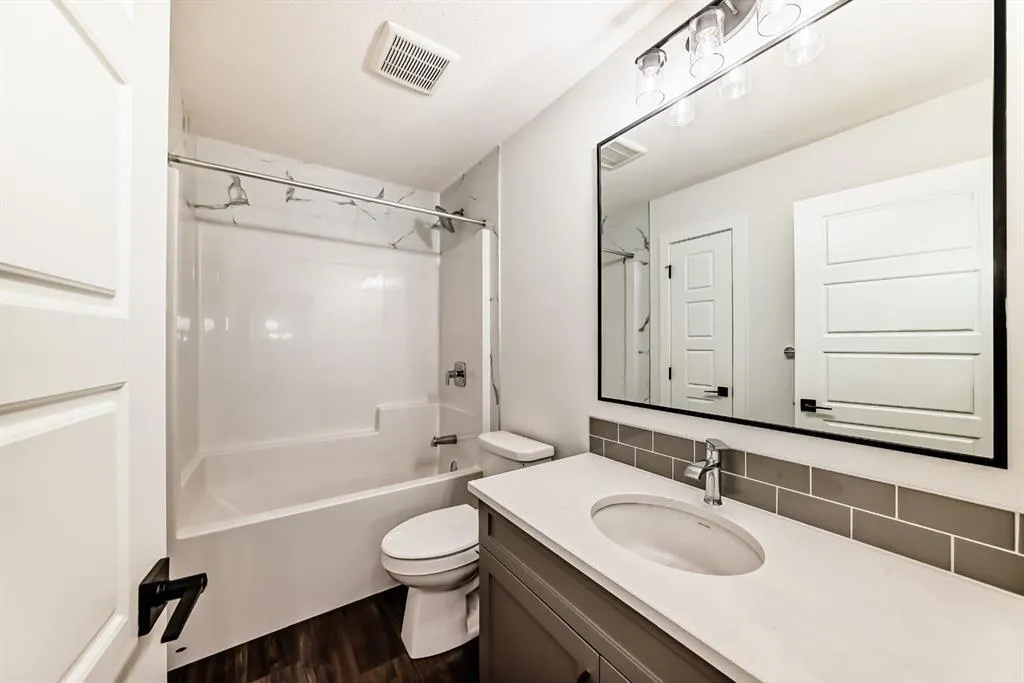 20 Lewiston View NE