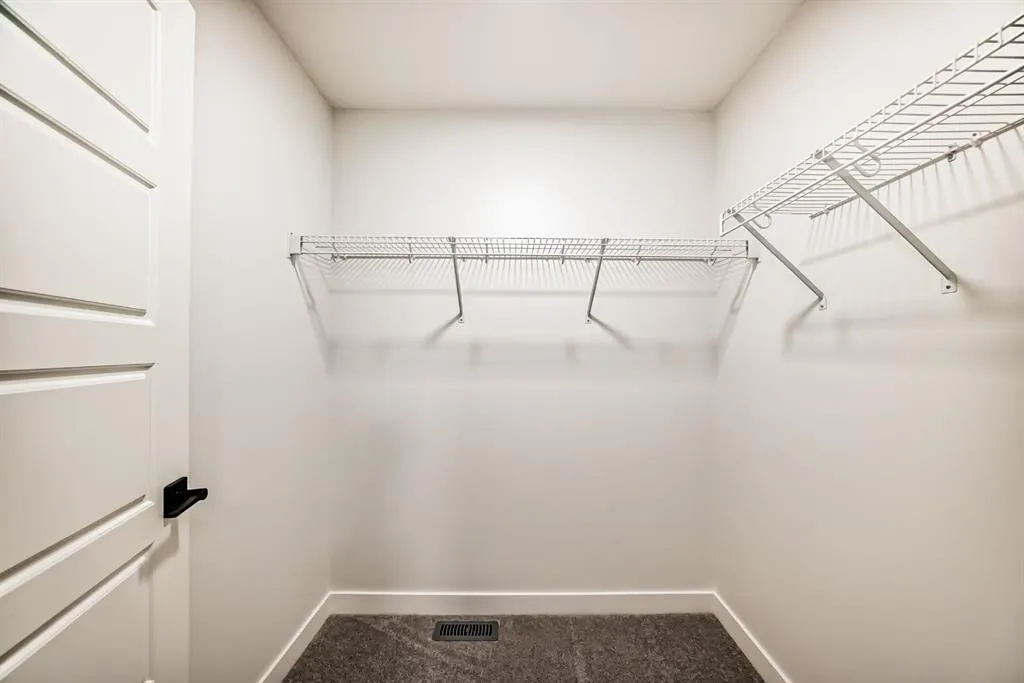 20 Lewiston View NE