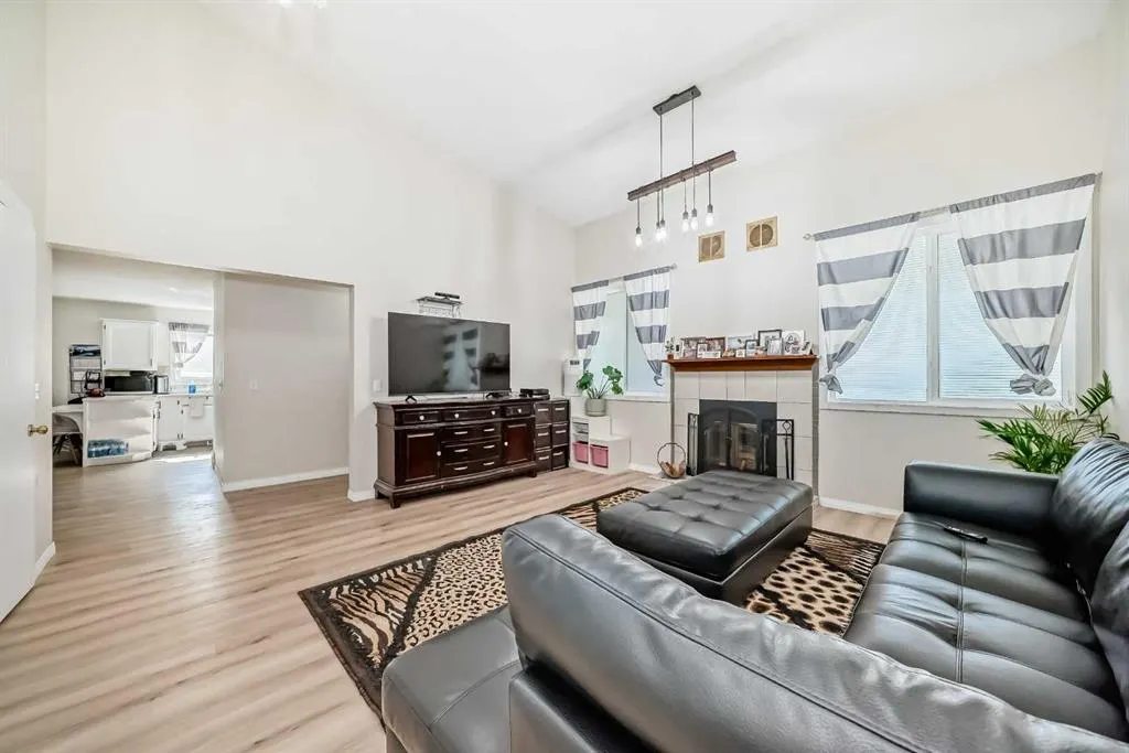 48 Fallingworth Court NE