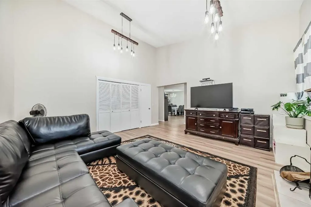 48 Fallingworth Court NE