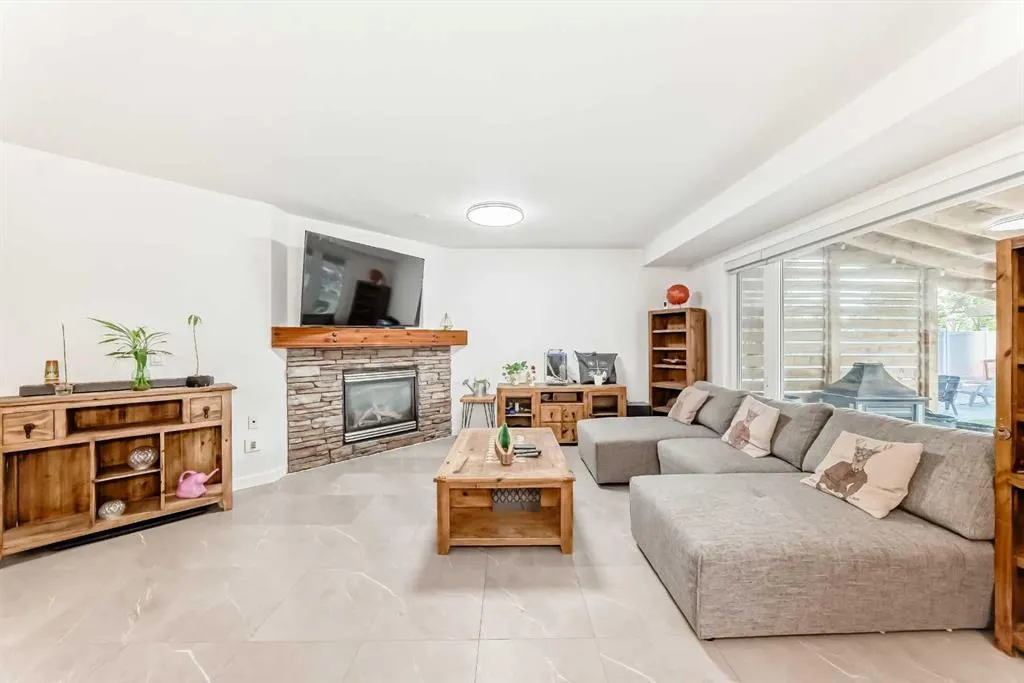 148 Covepark Close NE