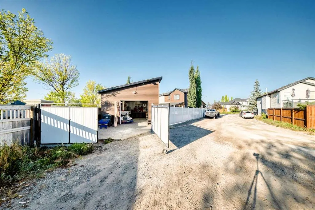 148 Covepark Close NE