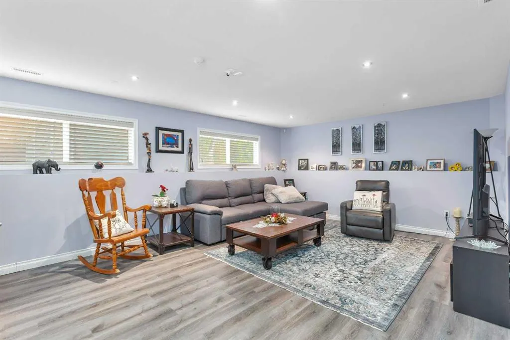 5 Heritage Drive