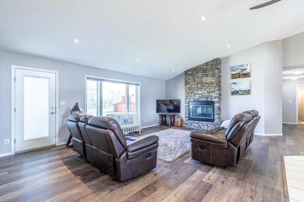 27318 TWP ROAD 482