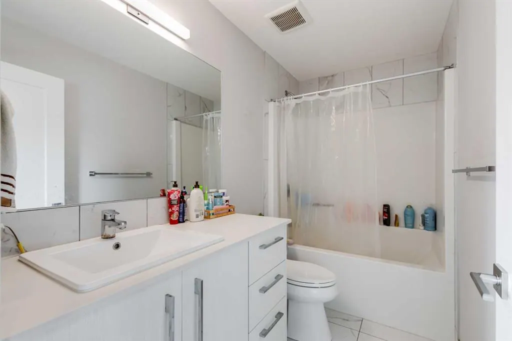 104 Red Embers Manor NE