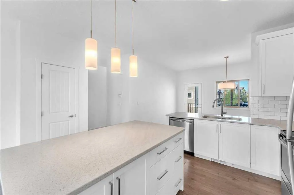 417 Legacy Boulevard SE