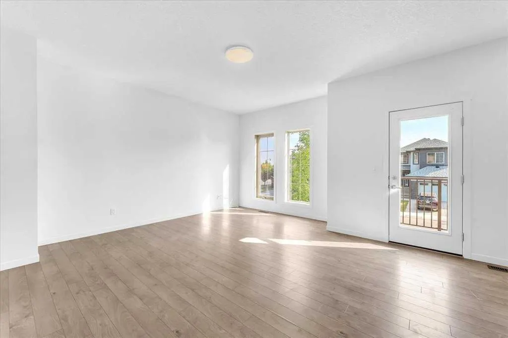 417 Legacy Boulevard SE