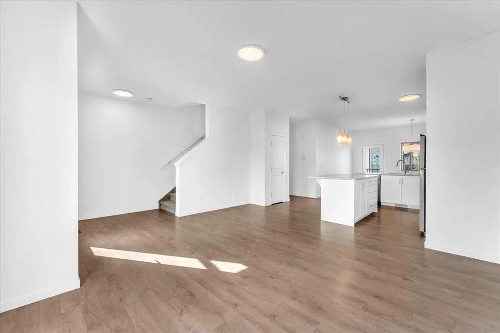 417 Legacy Boulevard SE