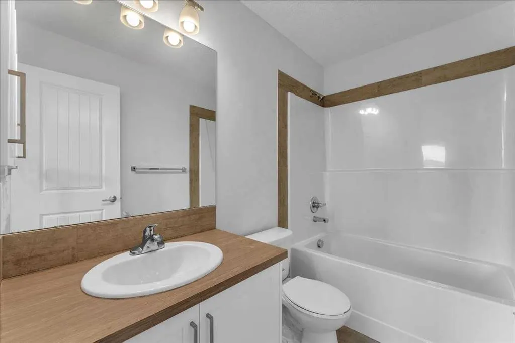 417 Legacy Boulevard SE