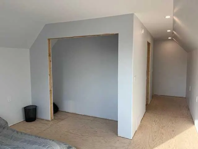 21 3 Avenue W