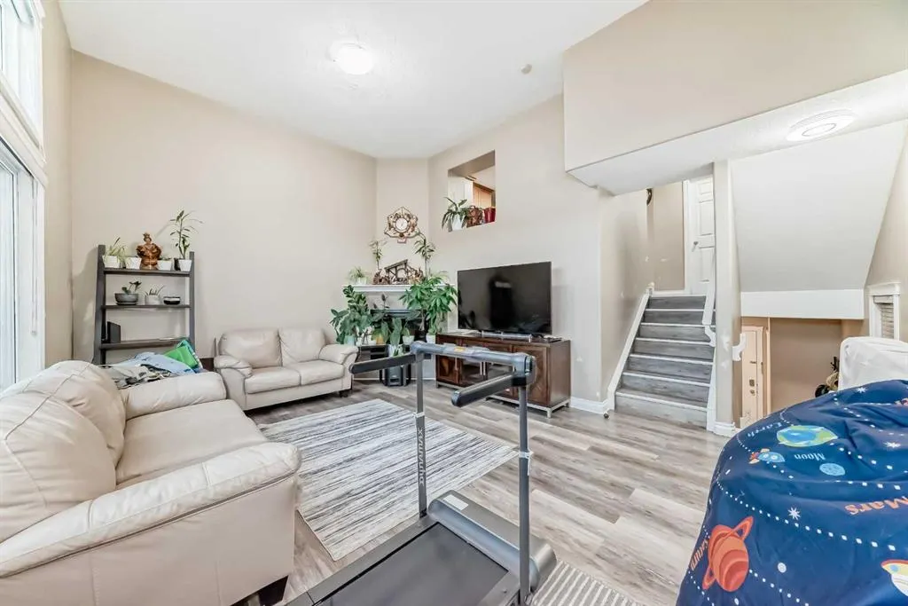 14 DOVER Mews SE