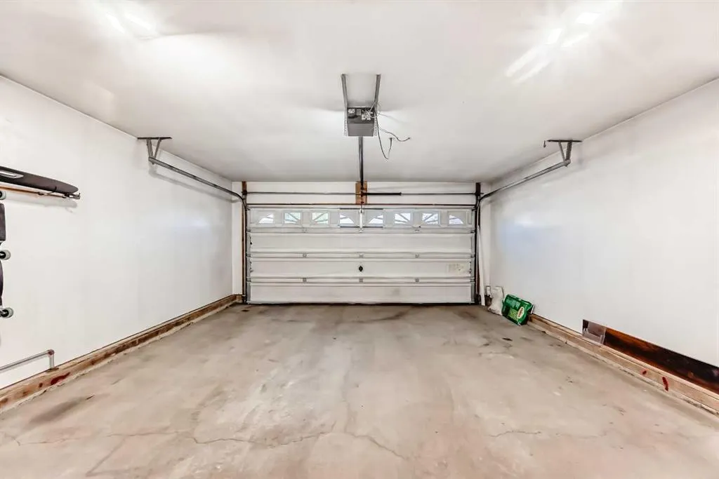 47 Willowbrook Drive NW