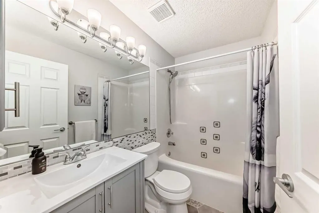 47 Willowbrook Drive NW