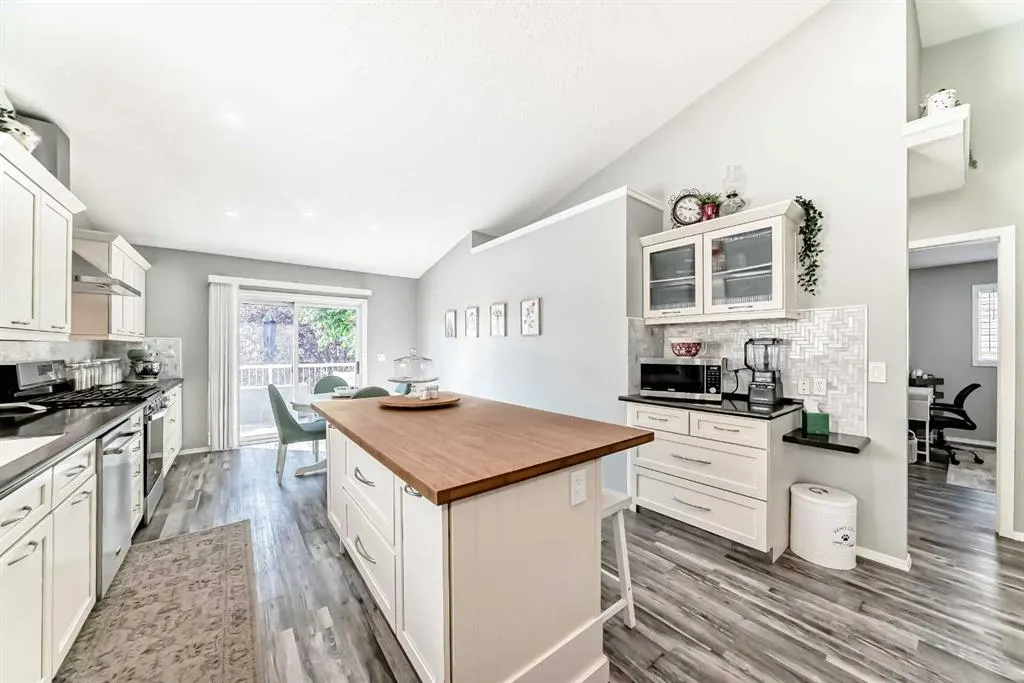 47 Willowbrook Drive NW