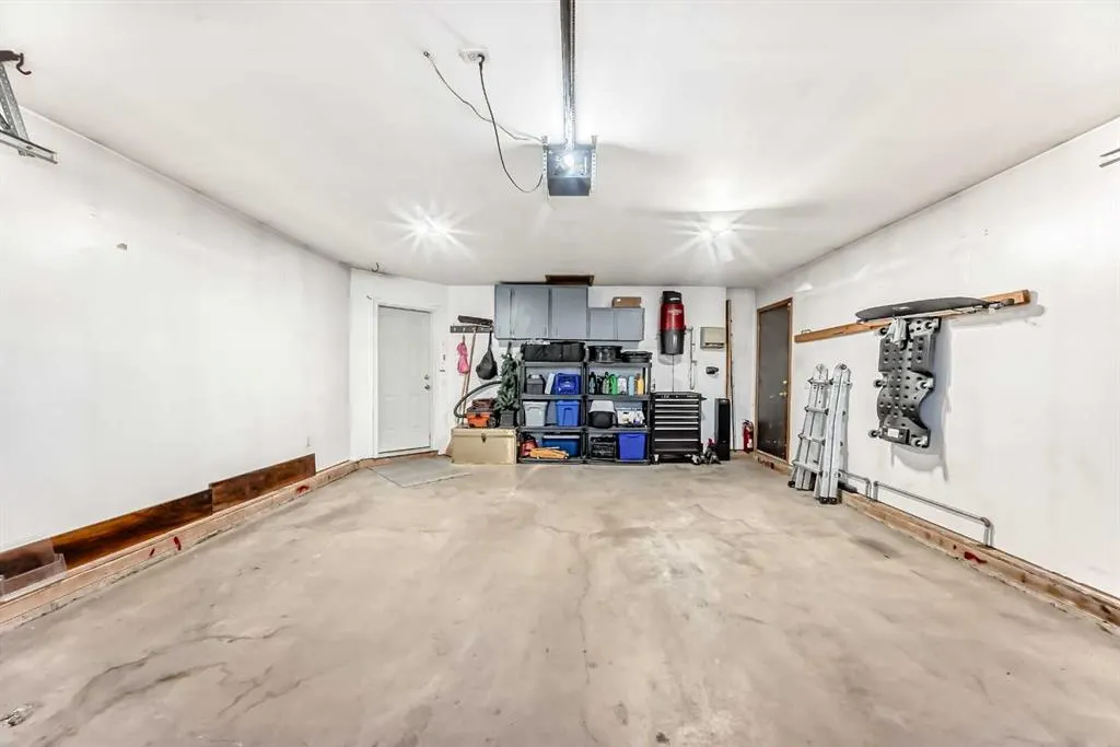 47 Willowbrook Drive NW