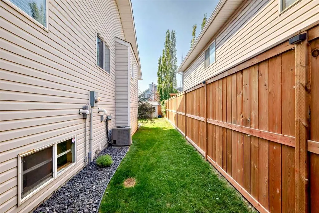 47 Willowbrook Drive NW