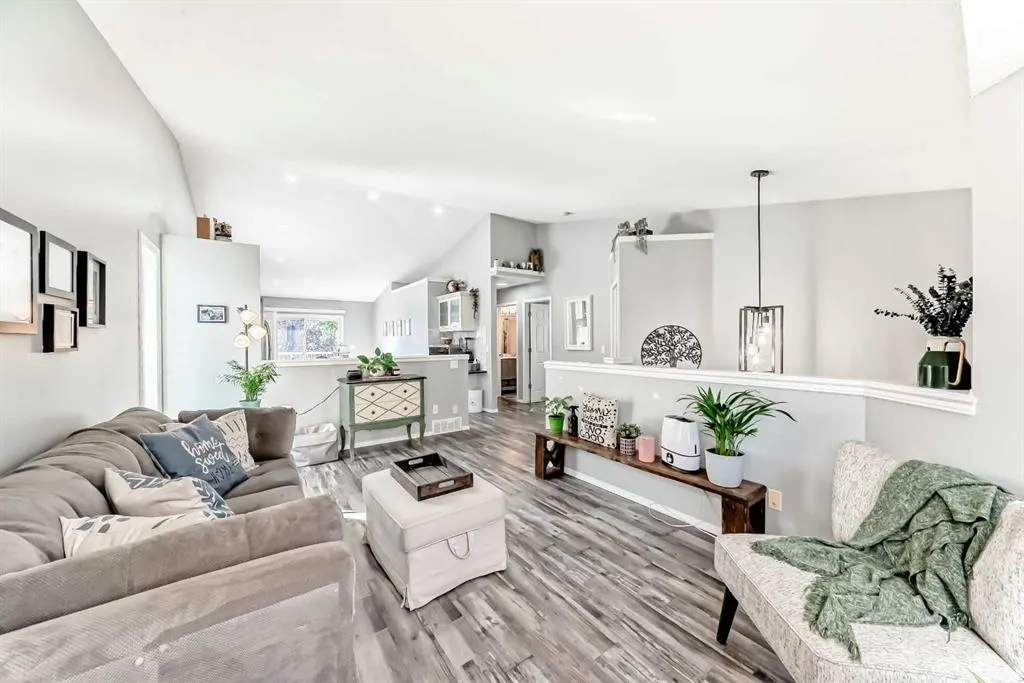 47 Willowbrook Drive NW