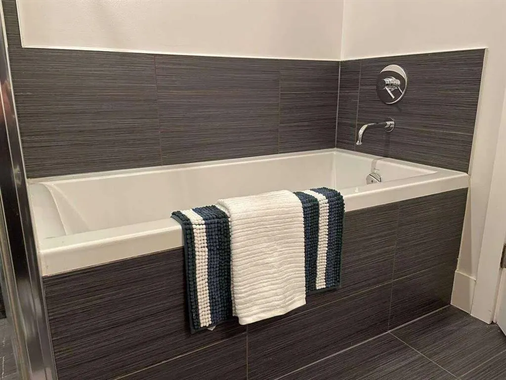 2505 17 Avenue SW, #407