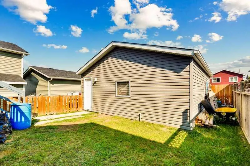 8 MARTIN CROSSING Crescent NE