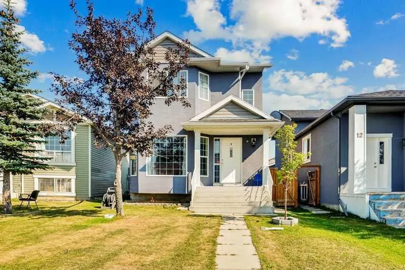 8 MARTIN CROSSING Crescent NE