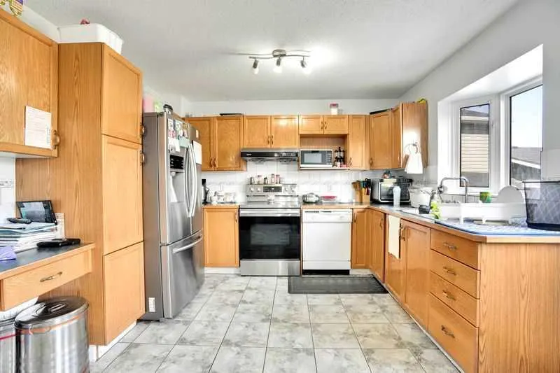 8 MARTIN CROSSING Crescent NE