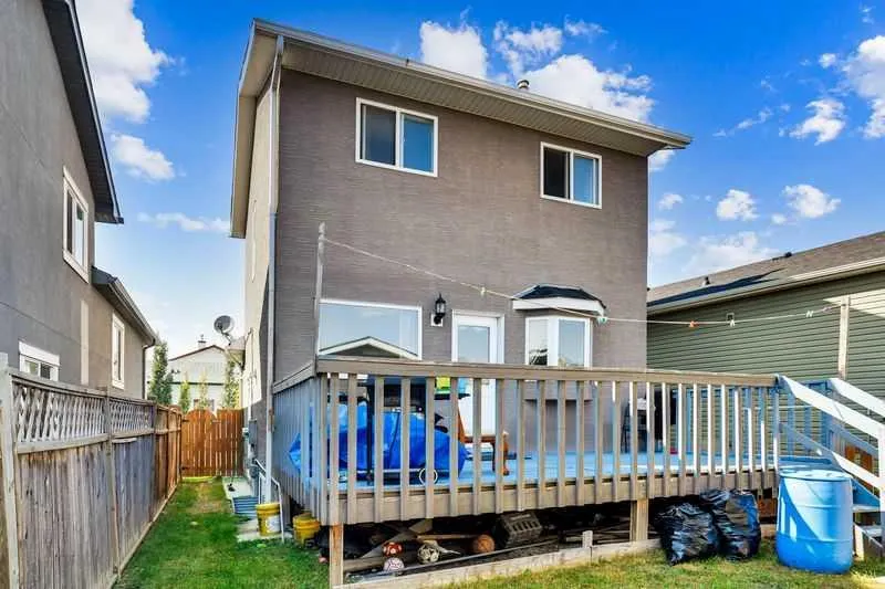 8 MARTIN CROSSING Crescent NE
