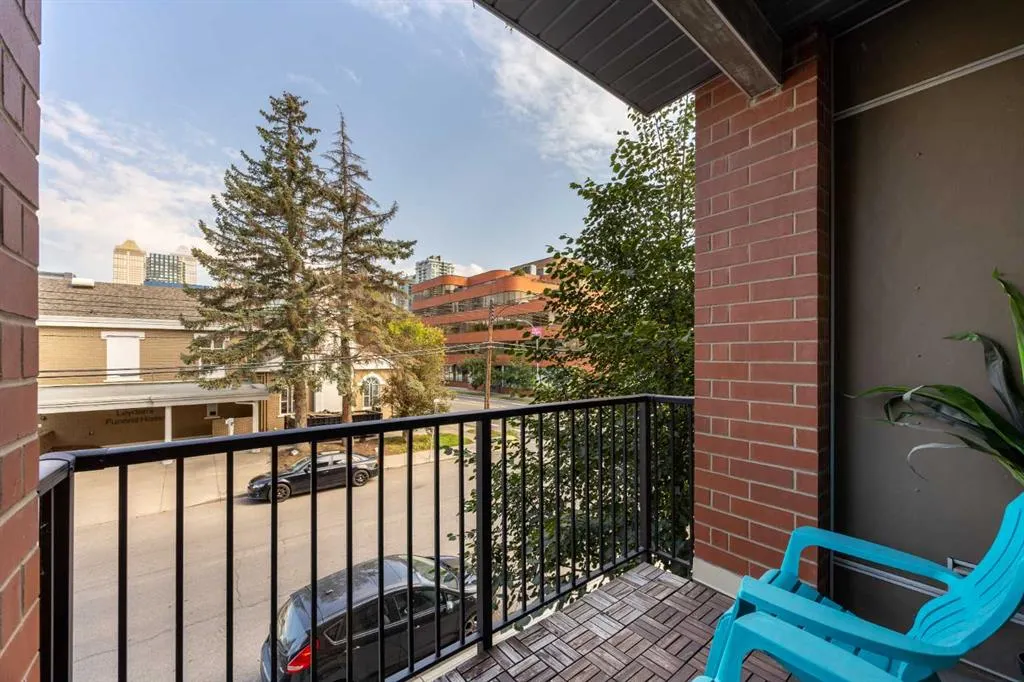 305 18 Avenue SW, #204