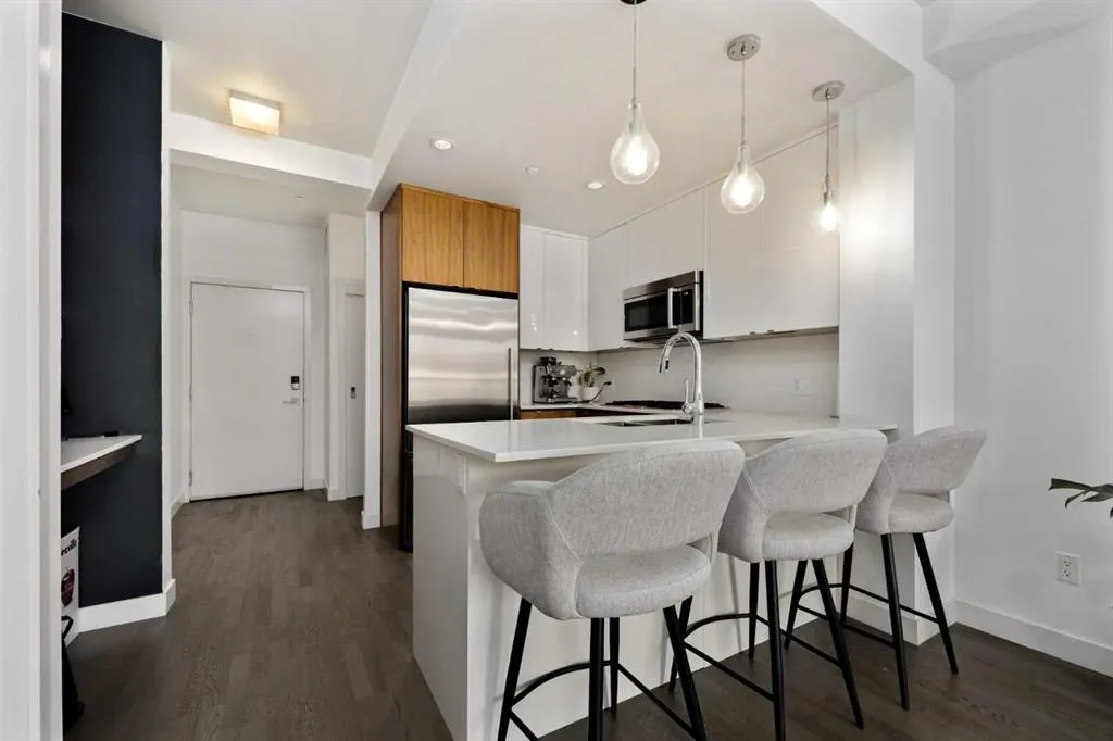 305 18 Avenue SW, #204