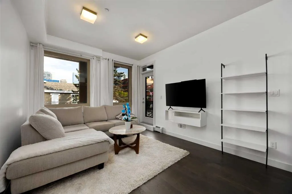 305 18 Avenue SW, #204