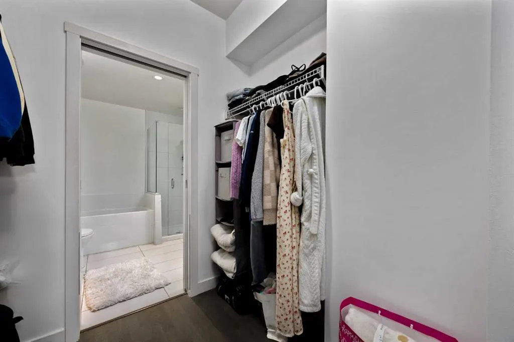 305 18 Avenue SW, #204