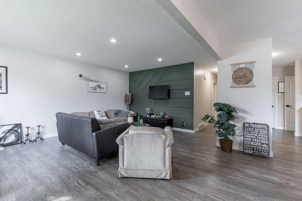 2015 16 Avenue S