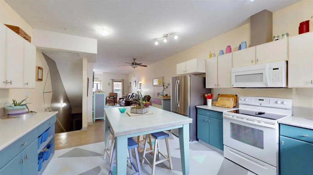 200 Lougheed Drive, #7112