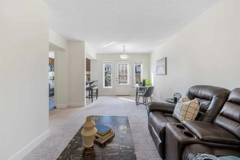 60 Windstone Green SW