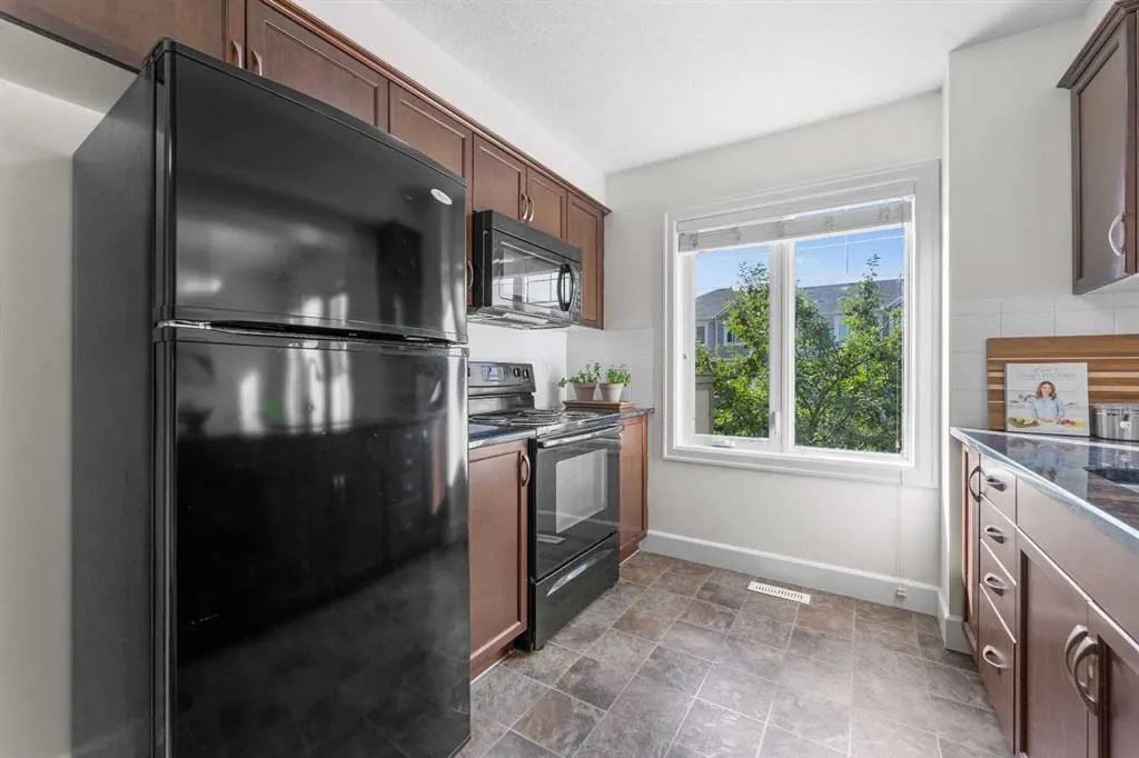 60 Windstone Green SW