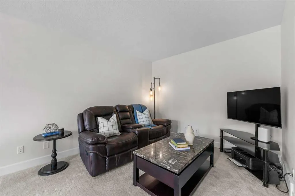 60 Windstone Green SW