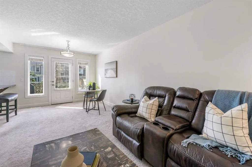 60 Windstone Green SW