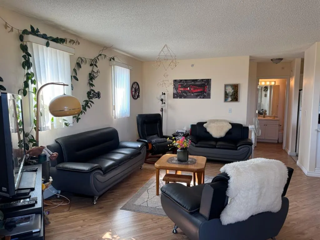 9932 100 Avenue, #401