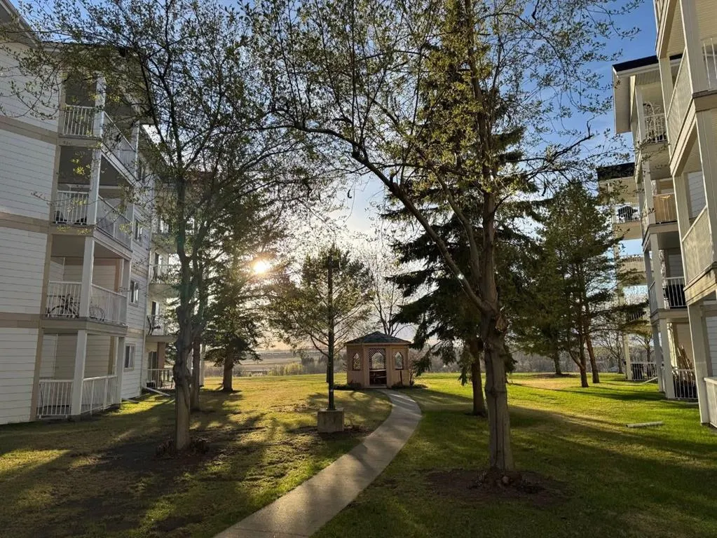 9932 100 Avenue, #401