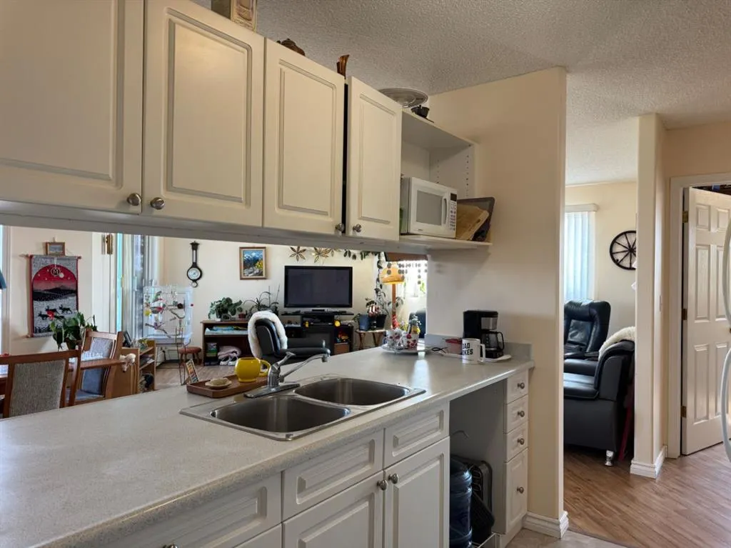 9932 100 Avenue, #401